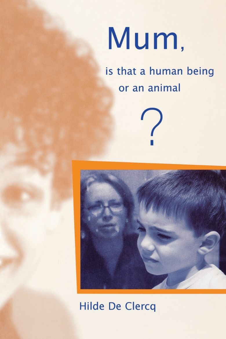Immagine di Mum, is That a Human Being or an Animal?